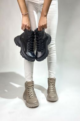 Черные осенние ботинки
