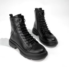 Чёрные ботинки